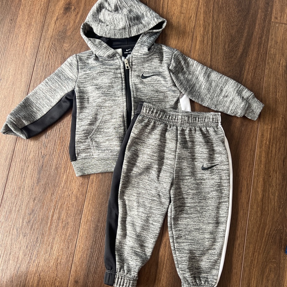 baby Nike set (gray)